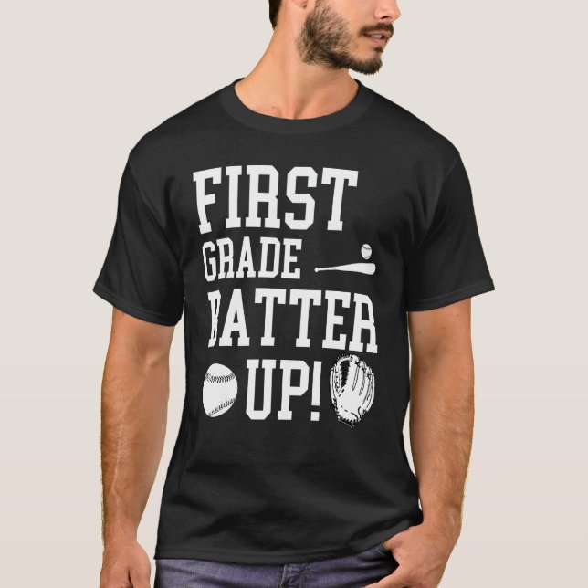 Camiseta Batendo Baseball De Primeiro Grau De Volta À Escol (Frente)