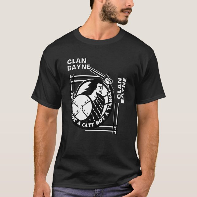 Camiseta Bayne Clan Gaelic Motto Swordsman (Frente)