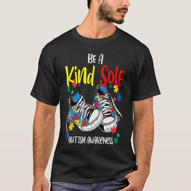 Camiseta Be A Kind Sole Autism Awareness Rainbow Trendy Puz (Frente)