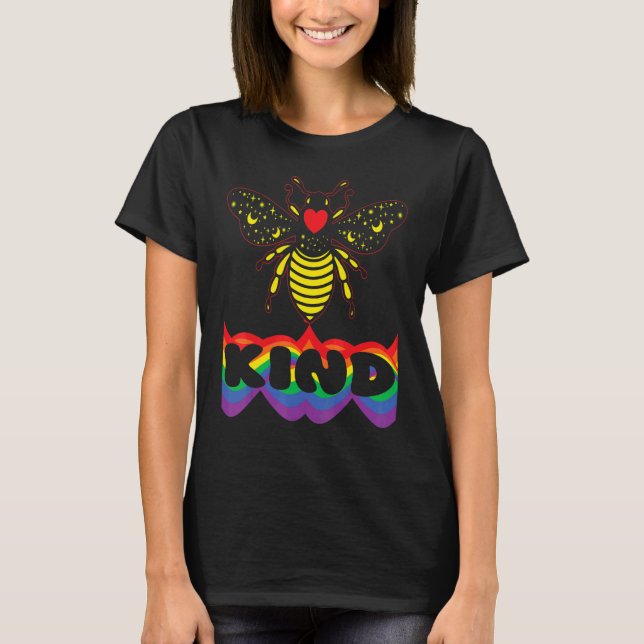 Camiseta Be Child with Bee with Heart and Rainbow Text with (Frente)