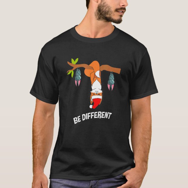 Camiseta Be Different Cute Santa Fox With Bats (Frente)