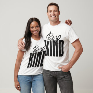 Camiseta Be Kind Bold Script Overlay