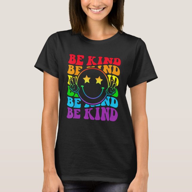 Camiseta Be Kind LGBT Pride Month Gay Right Funny Smile Hap (Frente)