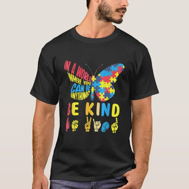 Camiseta Be Kind Puzzle Sign Language Hand Talking Autism (Frente)
