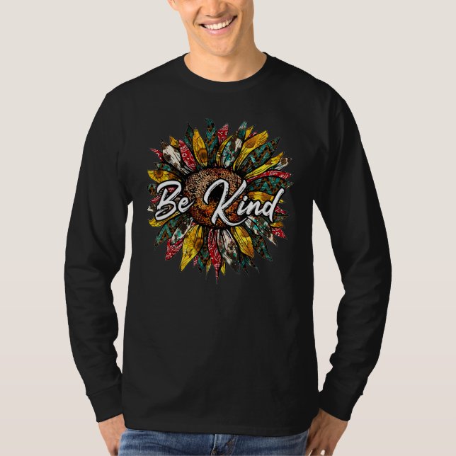 Camiseta Be Kind Western Leopard Sunflower Meaningful Quote (Frente)