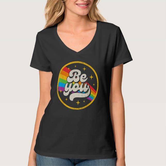 Camiseta Be You Pride LGBTQ Gay LGBT Ally Rainbow Flag Retr (Frente)