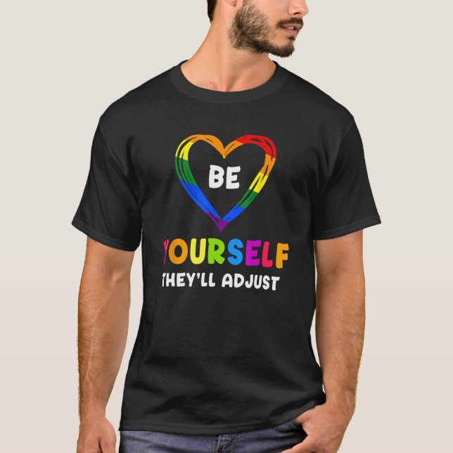 Camiseta Be Yourself They ll Adjust Rainbow Heart Transgend (Frente)