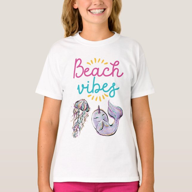 Camiseta Beach Vibes Narwhale (Frente)
