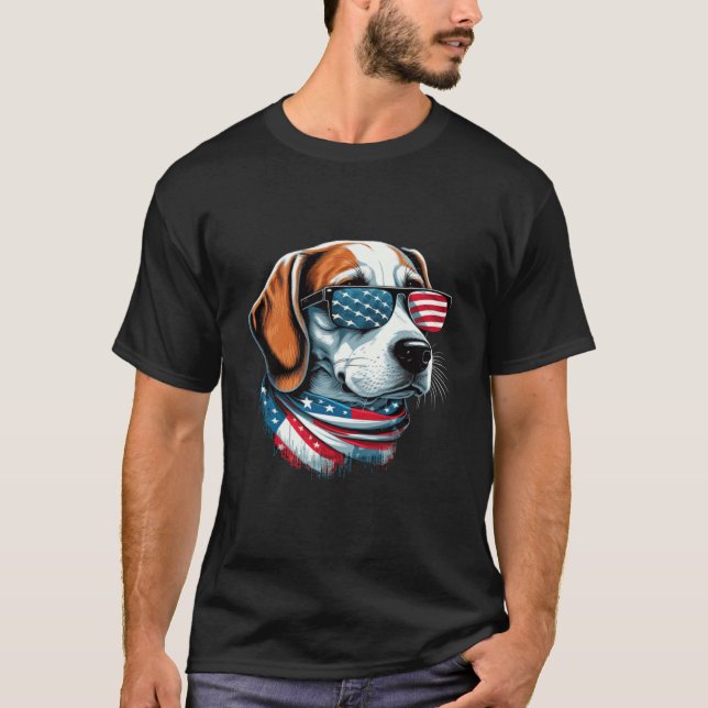 Camiseta Beagle Waving The American Flag Proud (Frente)
