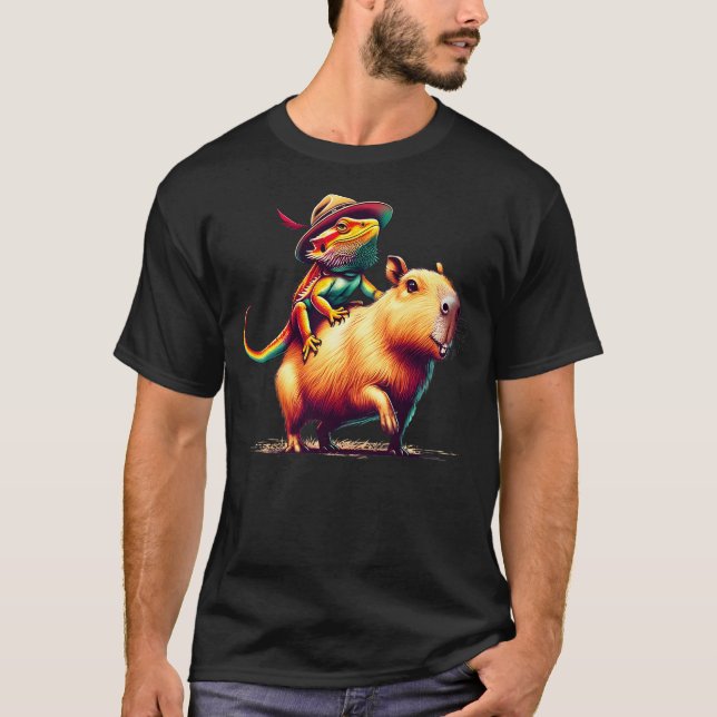 Camiseta Bearded Dragon Riding Capybara Funny Animal Lover  (Frente)