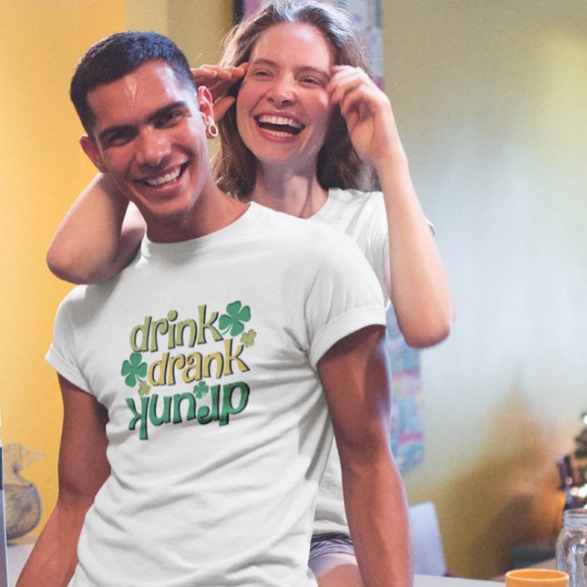 Camiseta Beba Bebado Bebida Rua Engraçado. Design de texto  (Criador carregado)