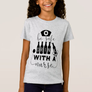 Camiseta Beba Com Segurança Com Uma Enfermeira