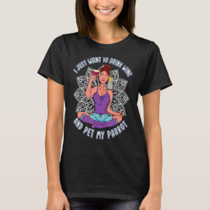 Camiseta Beba vinho e coquetel.