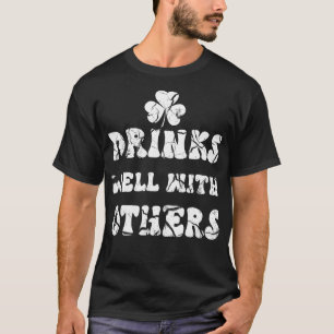 Camiseta Bebe Bem Com Outros Dias de São Patrícios Engraçad