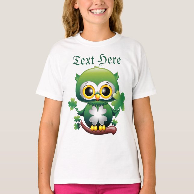 Camiseta Bebê Coruja Fofo St Patrick Cartoon (Frente)