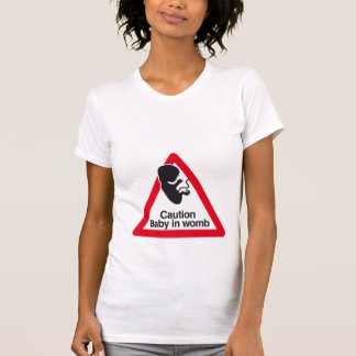 Camiseta Bebê de precaução na mulher