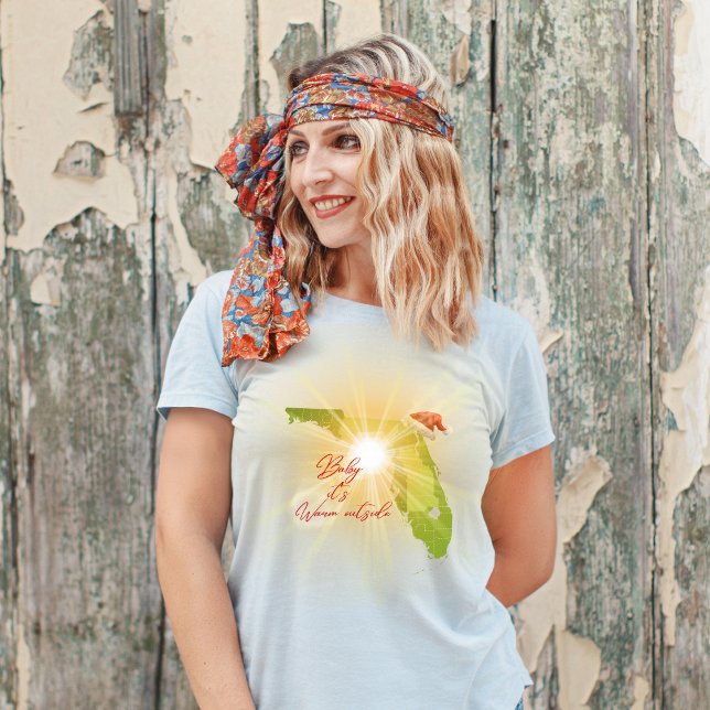 Camiseta Bebê Está Quente Fora do Funny Winter (Criador carregado)