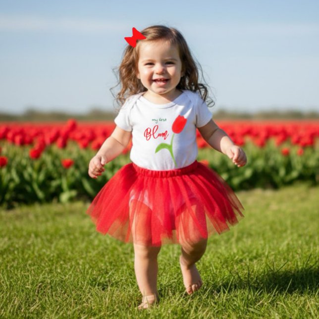 Camiseta bebê tulipa vermelha (Criador carregado)