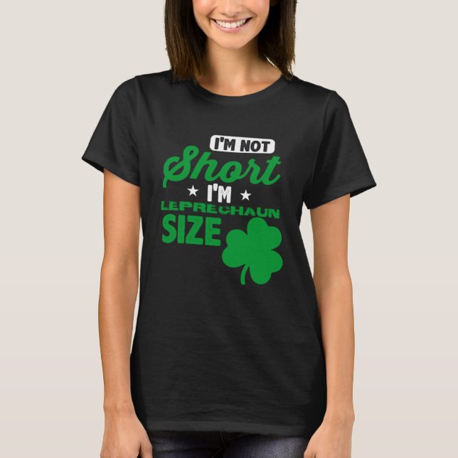 Camiseta Bebendo de Dia de São Patrício Curto-Pessoa Leprec (Frente)