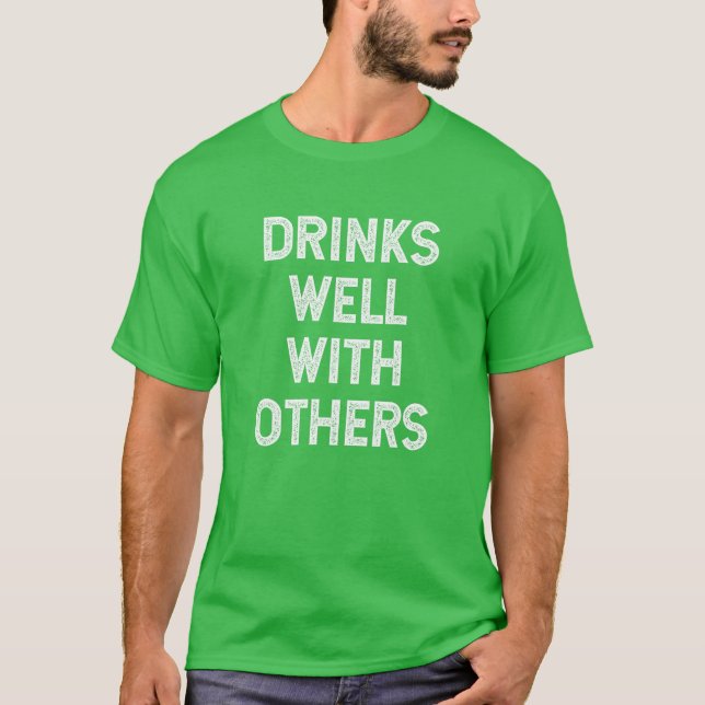 Camiseta Bebendo De St Patricks Bebe Bem Com Outros (Frente)