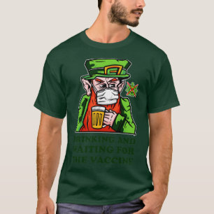 Camiseta Bebendo e espera pelo duende da vacina