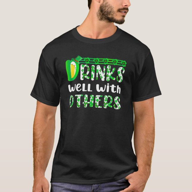 Camiseta Bebendo Engraçado Bebe Bem Com Não (Frente)