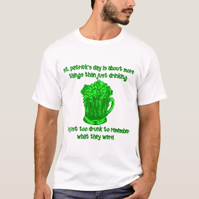 Camiseta Bebendo Engraçado de St Patricks na Irlanda (Frente)