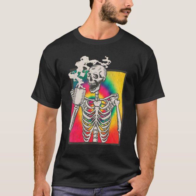 Camiseta Bebendo esqueleto Café Lgbt Q Orgulho Transgênero (Frente)