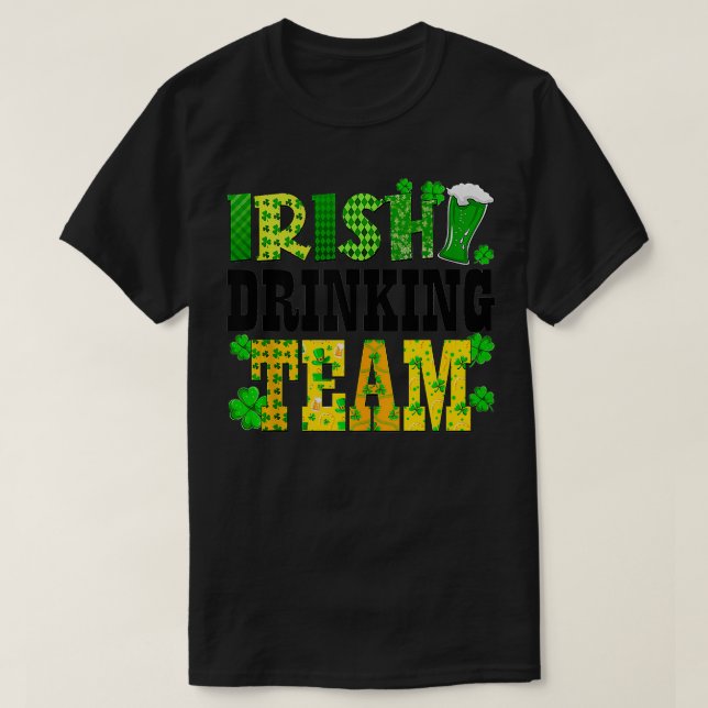 Camiseta Bebendo Irlandês Beer Glass Shamrocks Santo Pat (Frente do Design)