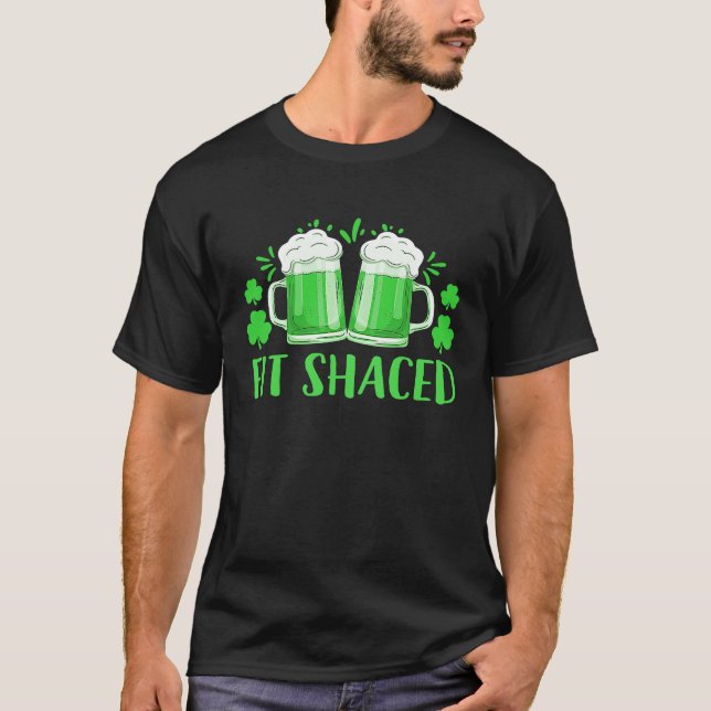 Camiseta Bebendo Irlandês do Time Men St Paddys - Ajustado  (Frente)