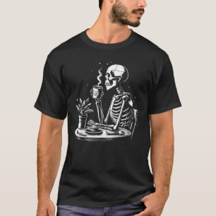 Camiseta Bebendo preto esqueleto