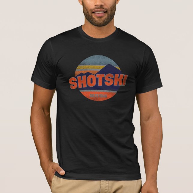 Camiseta Bebendo Retro Legal "Shotski Bozeman" (Frente)