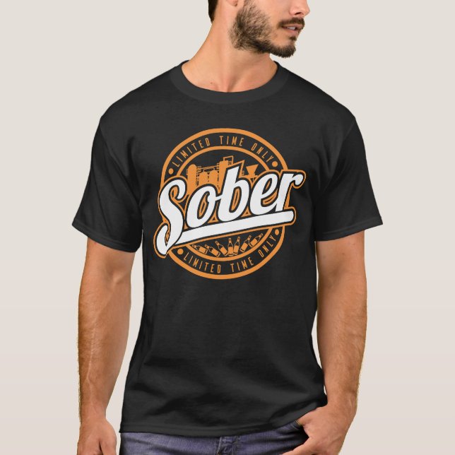 Camiseta Bebendo Vintage Sober Time Only (Frente)