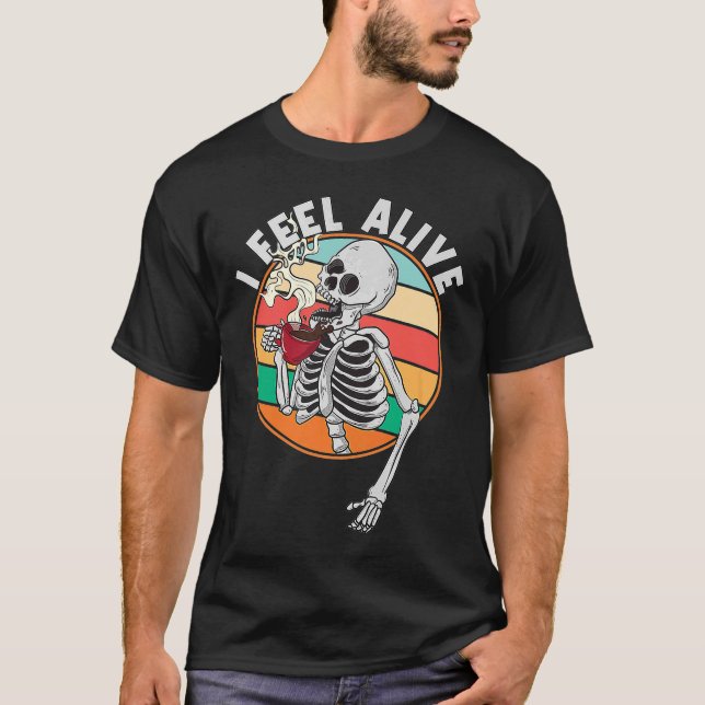 Camiseta Beber Café Sentir Vivo Caveira Mulher Pirata Parti (Frente)