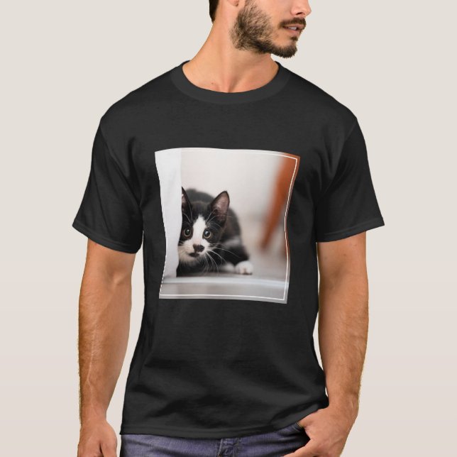 Camiseta Bebês Mais Pobres | Black & White Kitten (Frente)