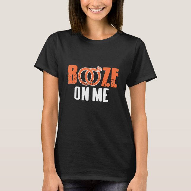 Camiseta Bebida Em Mim Design Divertido e Legal de Festa de (Frente)