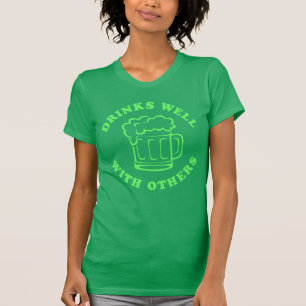 Camiseta Bebidas bem com outro