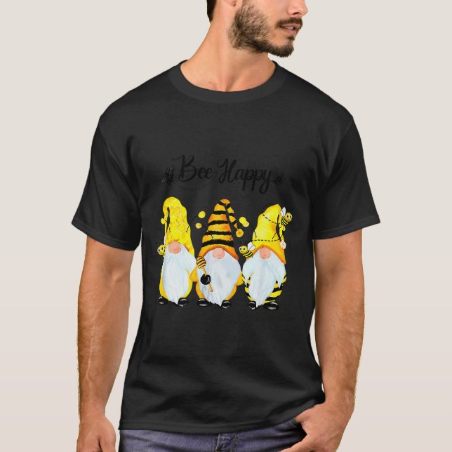 Camiseta Bee Happy Bee Gnome Spring  (Frente)