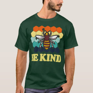 Camiseta Bee Kind Bee and Honeycomb Design