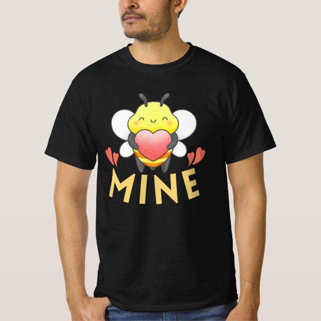 Camiseta BEE MINE - SER MINHA ENGRAÇADA VALENTINE DAY T-Shi (Frente)