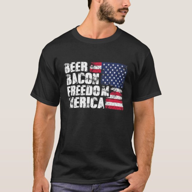 Camiseta Beer Bacon Freedom Merica American Flag 4 de julho (Frente)