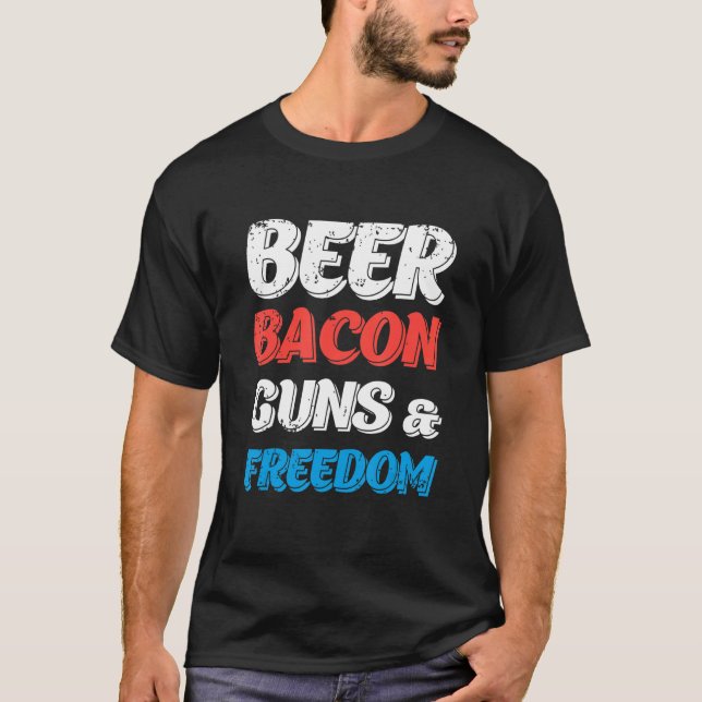 Camiseta Beer Bacon Guns & Freedom 2022 4 de julho (Frente)