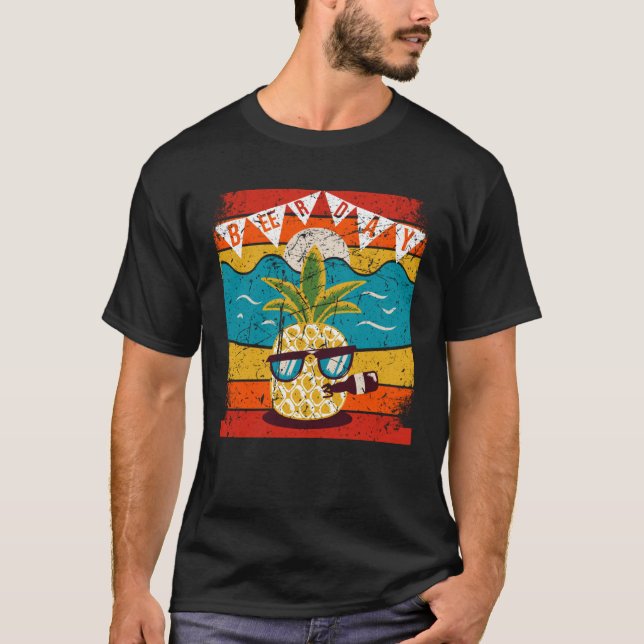 Camiseta Beer Day beach pineapple and sunglasses beer runni (Frente)
