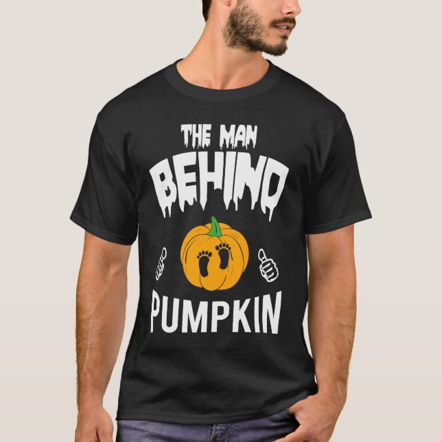 Camiseta Behind The Pumpkin Funny Soon Dad For Halloween (Frente)