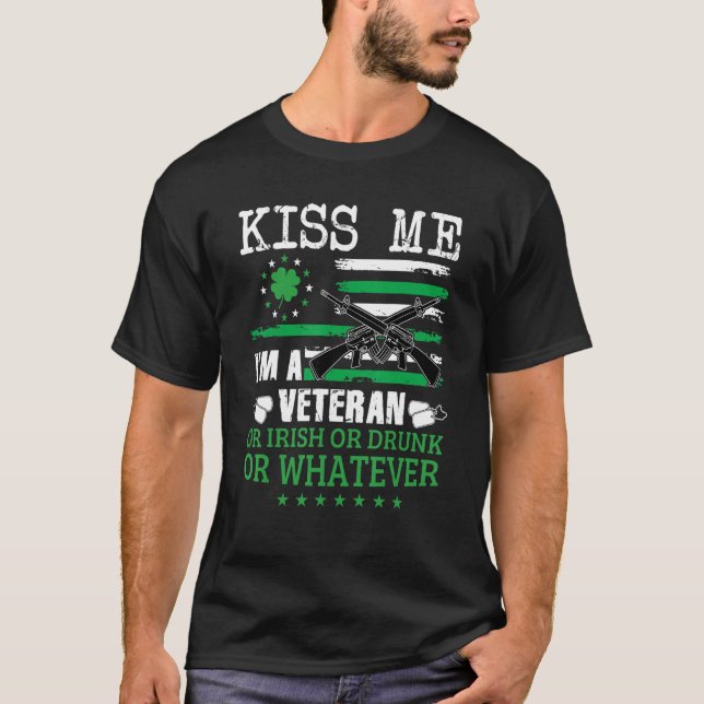 Camiseta Beija-Me Sou Veterano Rua De Shamrock No Dia De Pa (Frente)