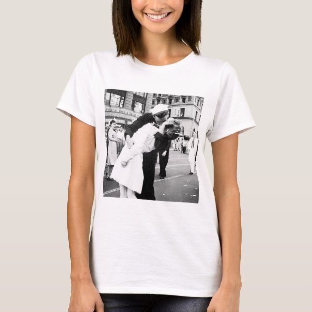 Camiseta Beijando a guerra adeus (Frente)