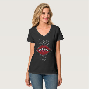 Camiseta Beije-me Dracula Female Mouth Por Horror Night