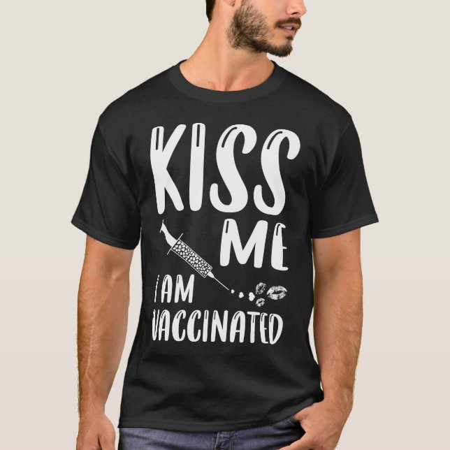 Camiseta Beije-Me Estou Vacinado Pandemia de Coronavírus (Frente)