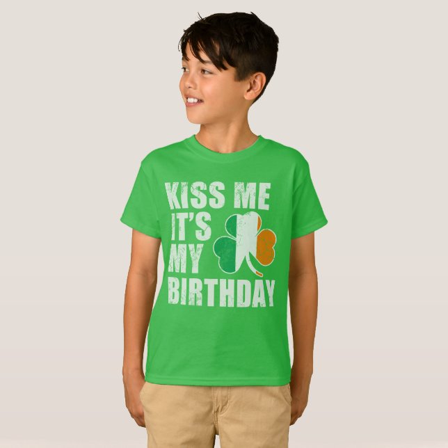 Camiseta Beije-me que é meu aniversário (Frente Completa)