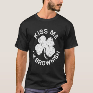 Camiseta Beije-me Sou Brownish Saint Patrick Day